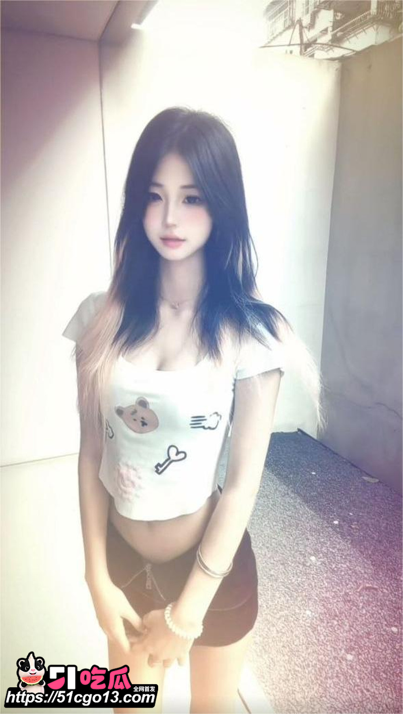 广州反差学生妹 李紫欣 约炮自拍 2