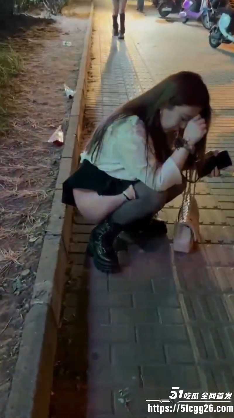 醉酒小仙女当街放尿视频01