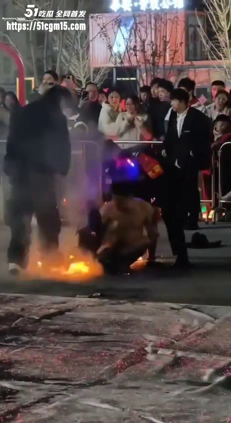 金门火舞哥 表演火棍杂技 回燃全身起火 5 金门火舞哥 表演火棍杂技 回燃全身起火 5