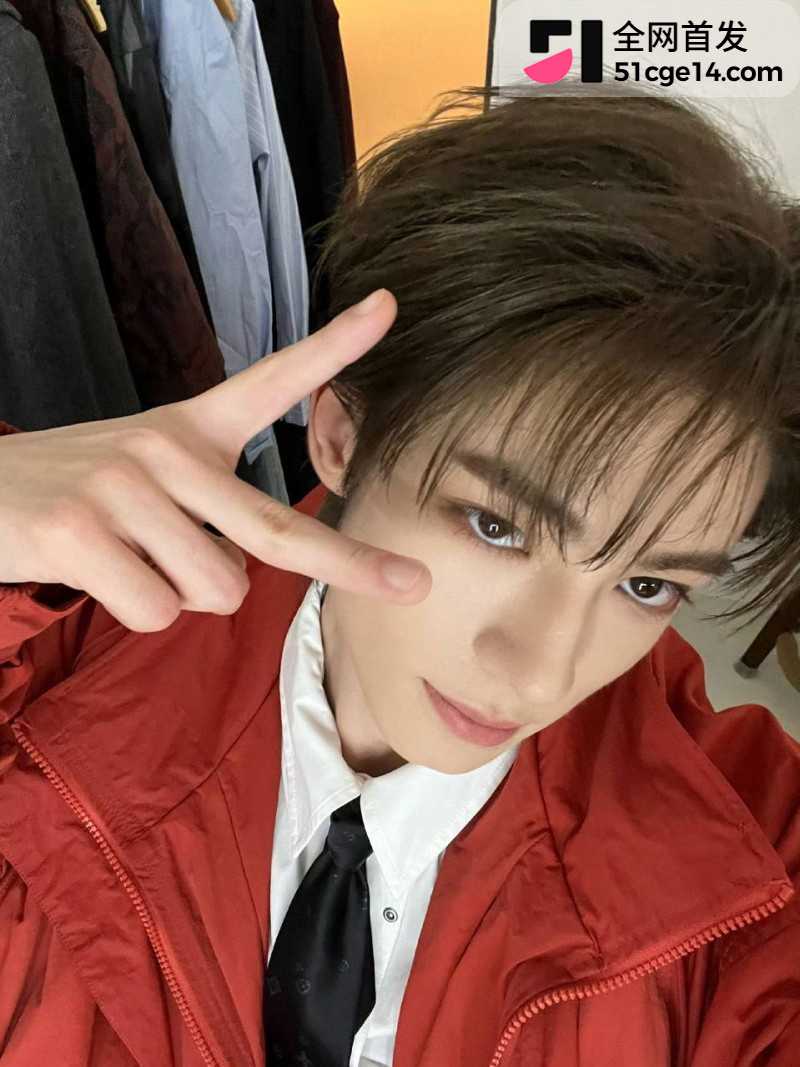 乐华旗下艺人奥利辟谣白翊汝恋情04