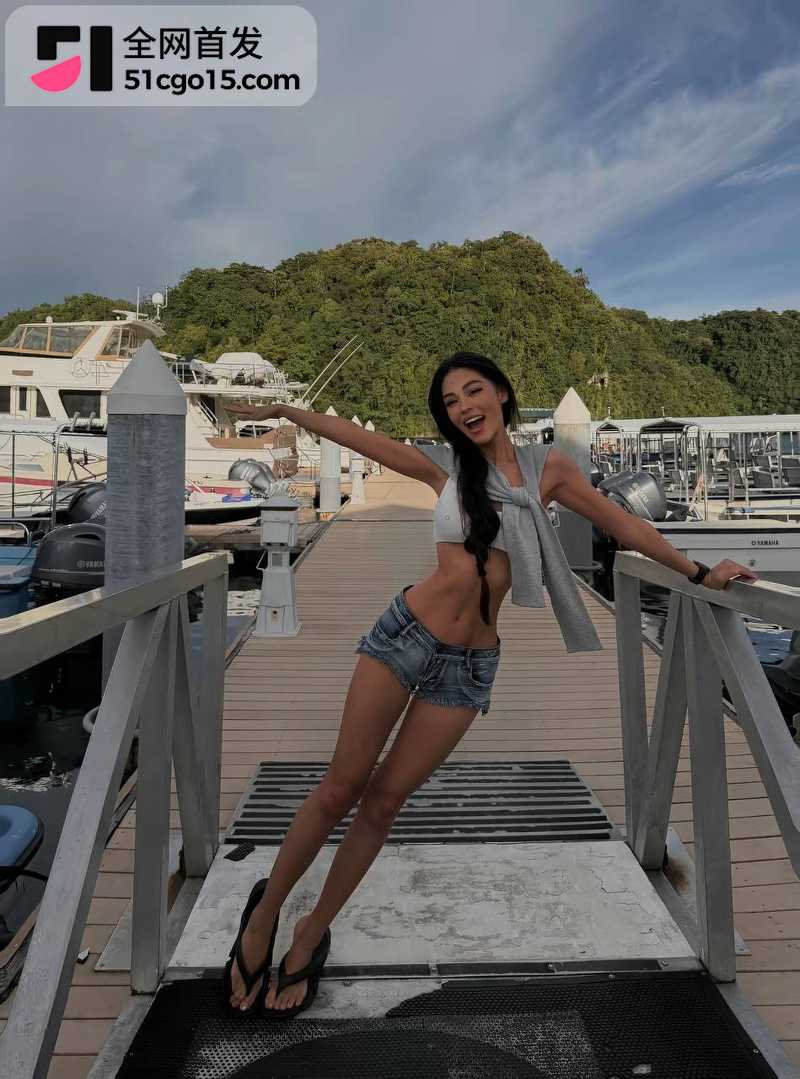老戴砸钱整容养出百万网红13