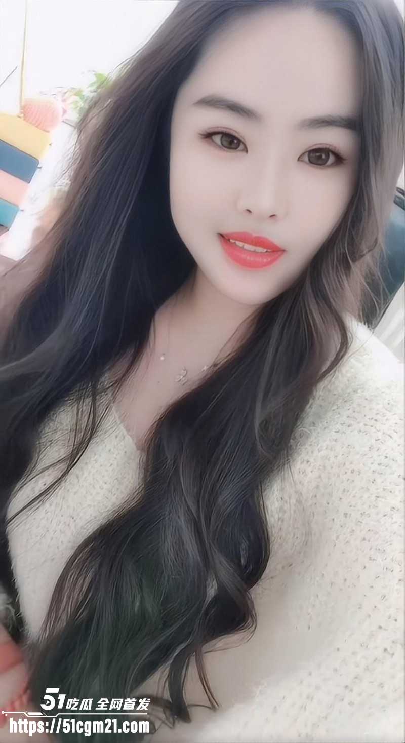 露出网黄妩媚婷儿早期福利04