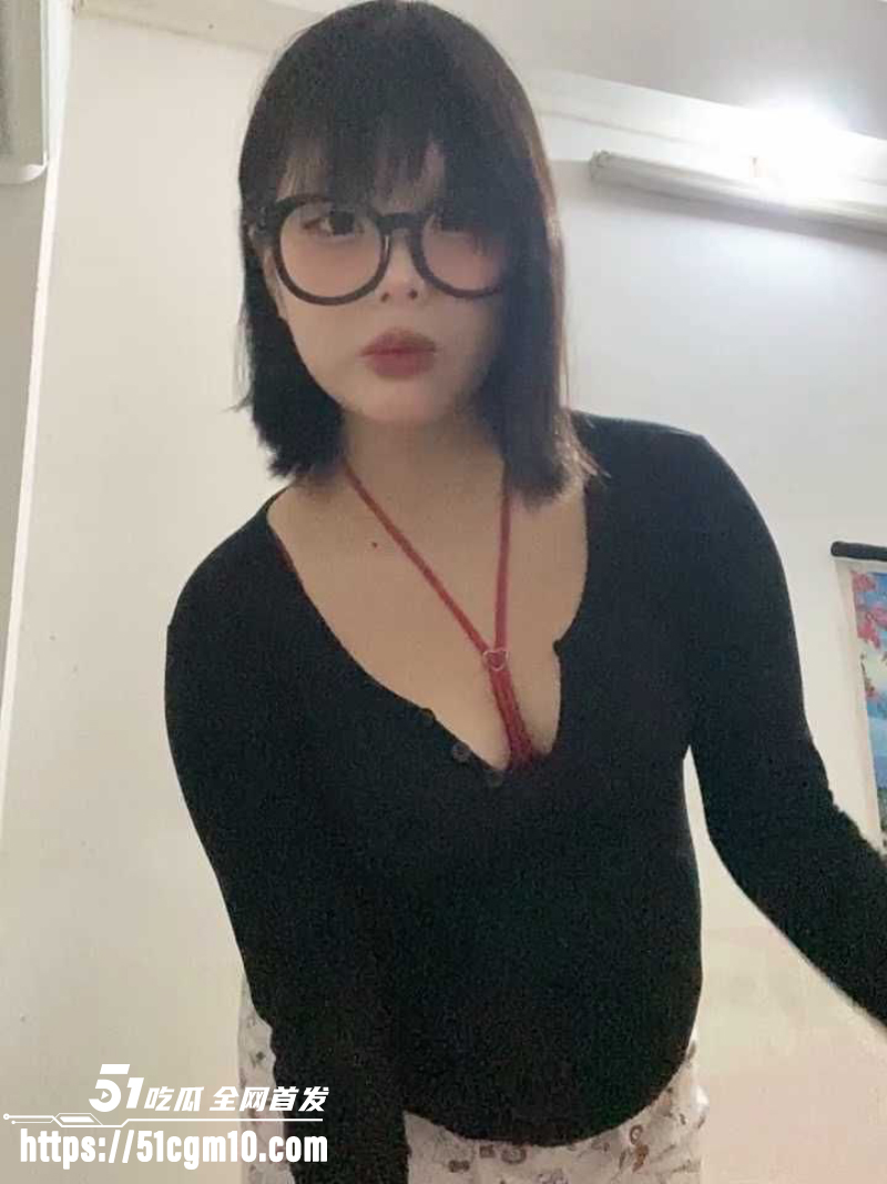 精厕卖逼妓女 肖博美 绿帽老公陪玩3P  1