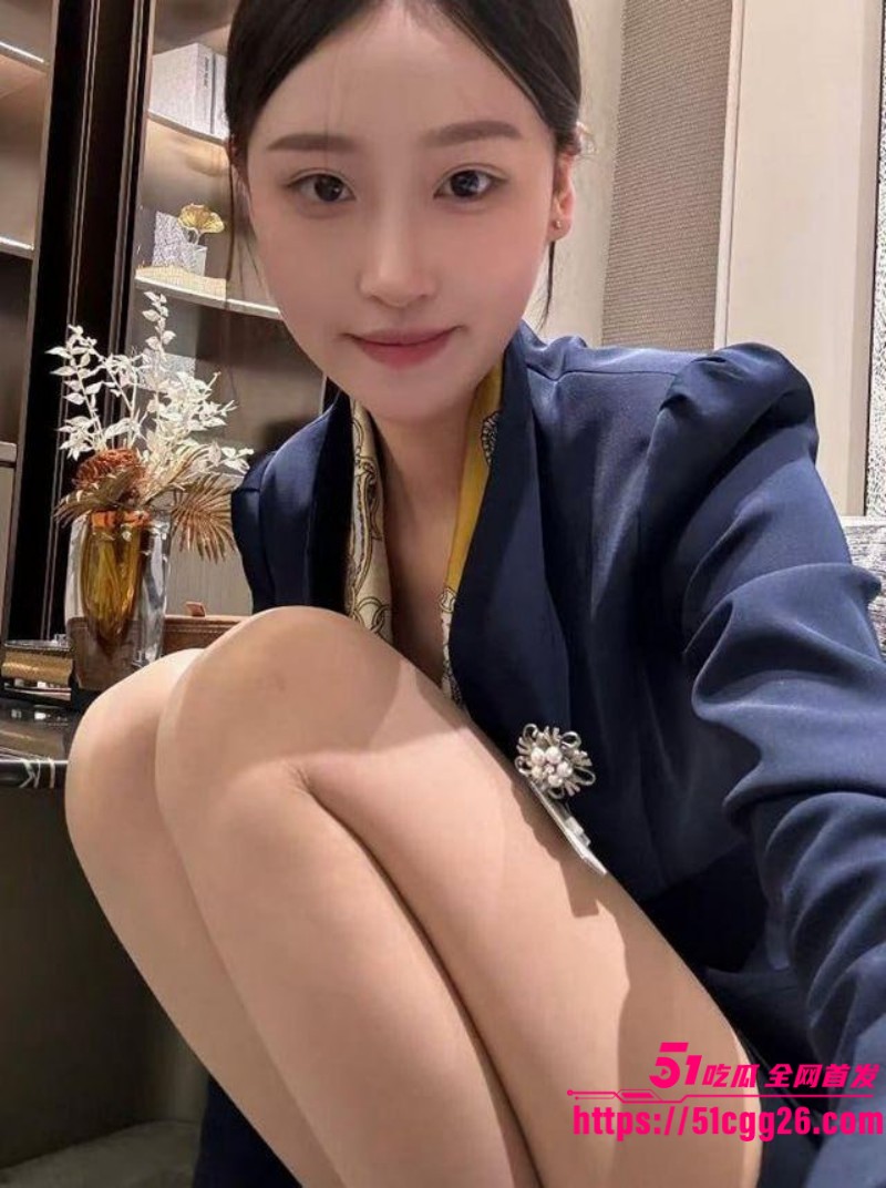 约炮大神猎艳高端案场客服 热聊一月成功拿下 顶级口活爽到飞起 无套狂操浪叫销魂！ 7