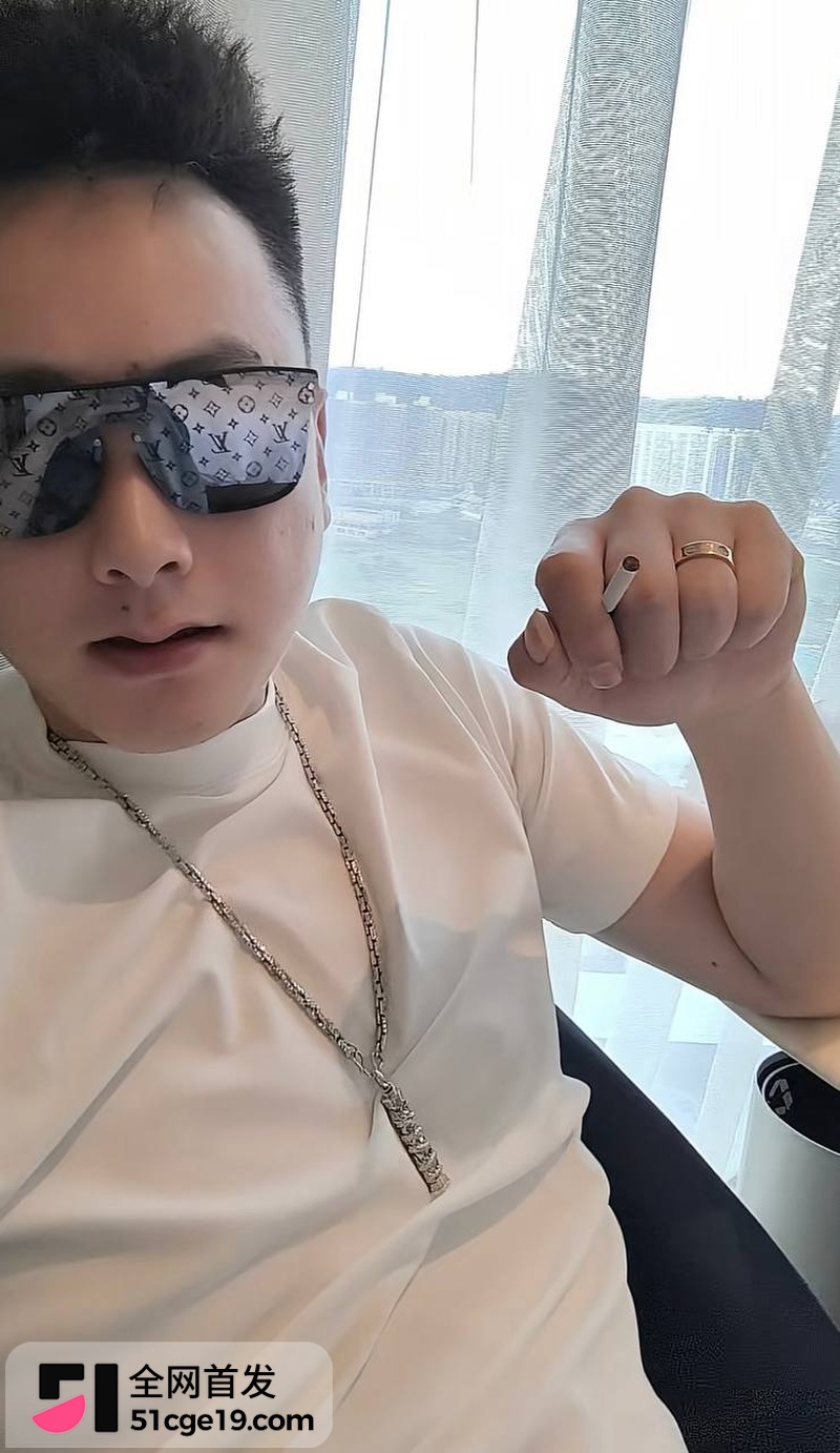 南通丽斐老板娘潘桢卉怒撕老公出轨殷赛金5