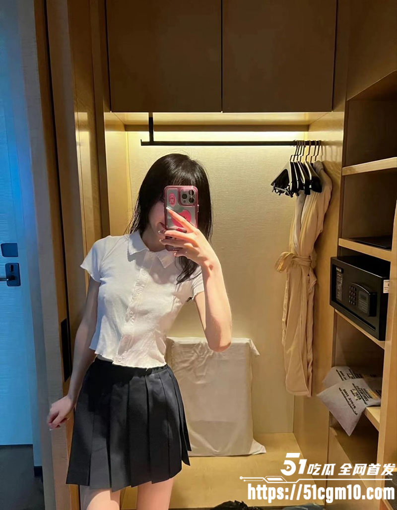 极品淫妻刘祈瑄与炮友开房1