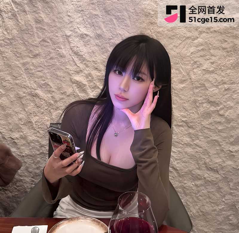 美艳御姐网红 LenLen 惨遭前男友泄密私拍2