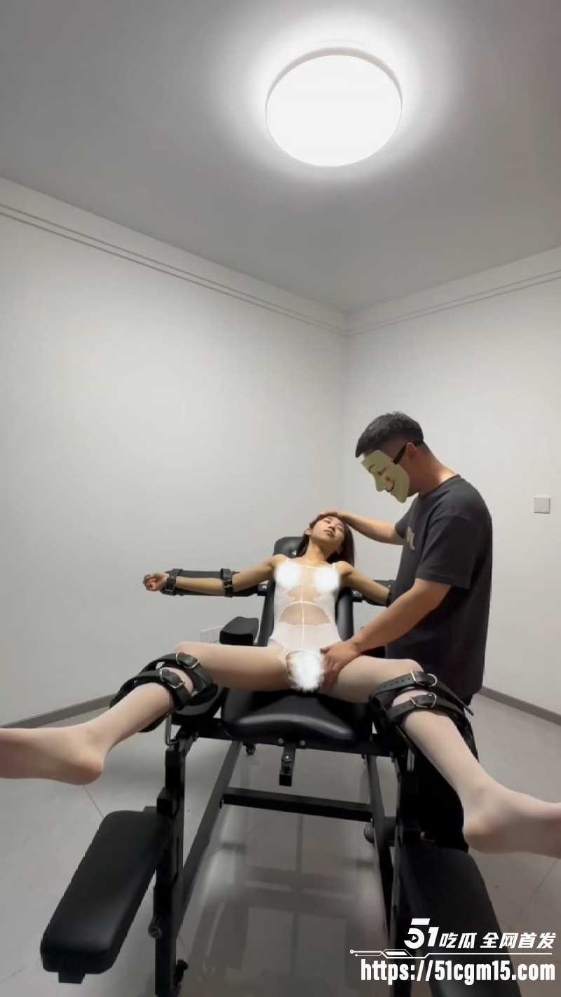 束人映像1