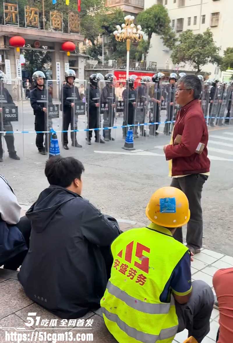 广东茂名信宜市政府强拆征地警民冲突视频流出1拷贝
