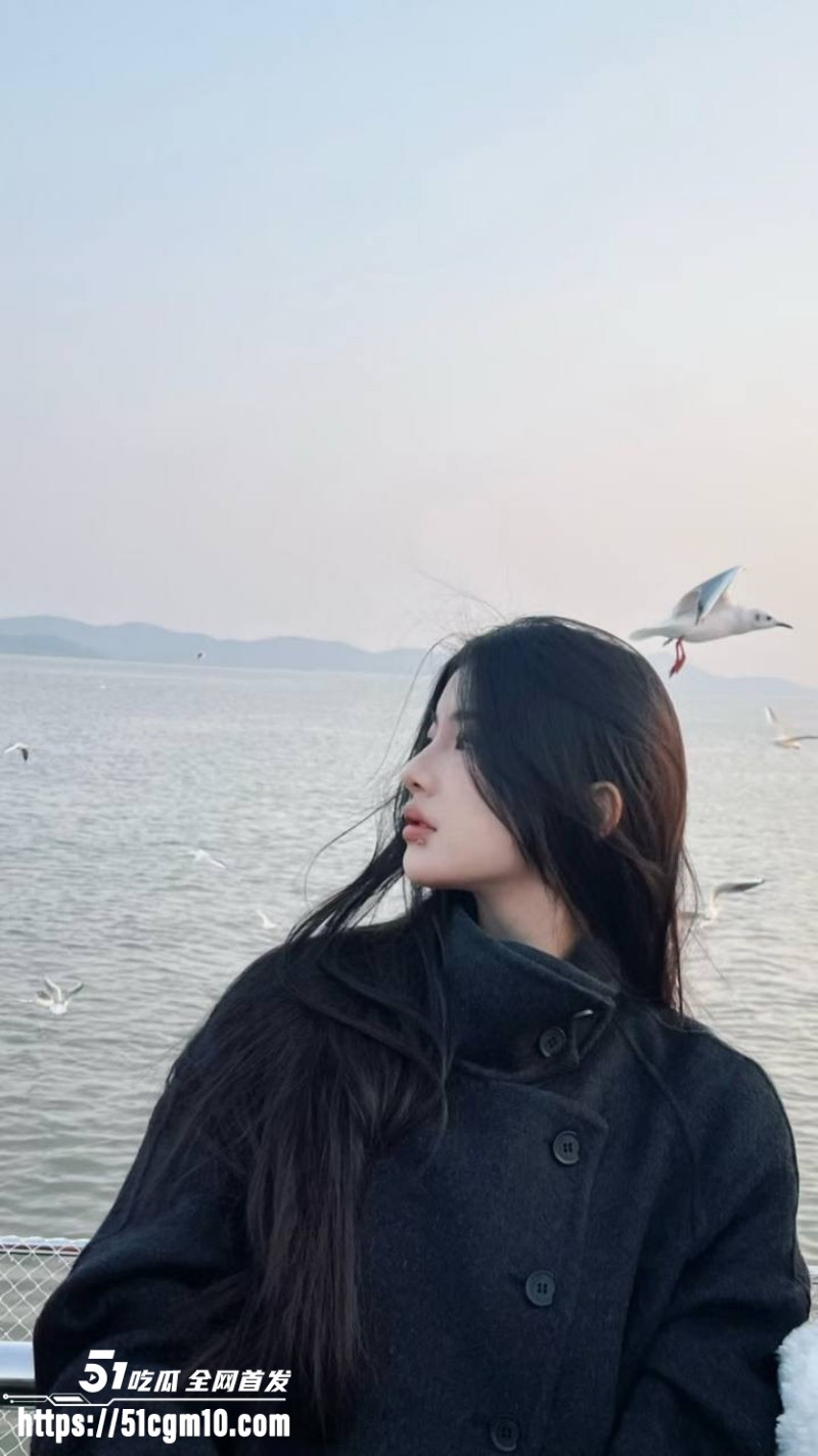 肉感黑丝美女性爱私拍 1
