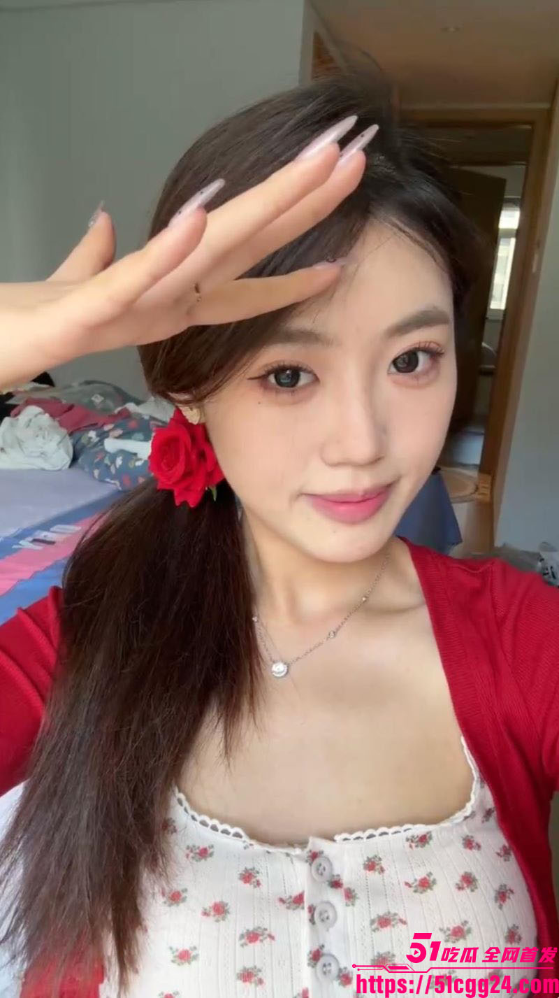 成都乖巧女大学生JK制服啪啪视频 1