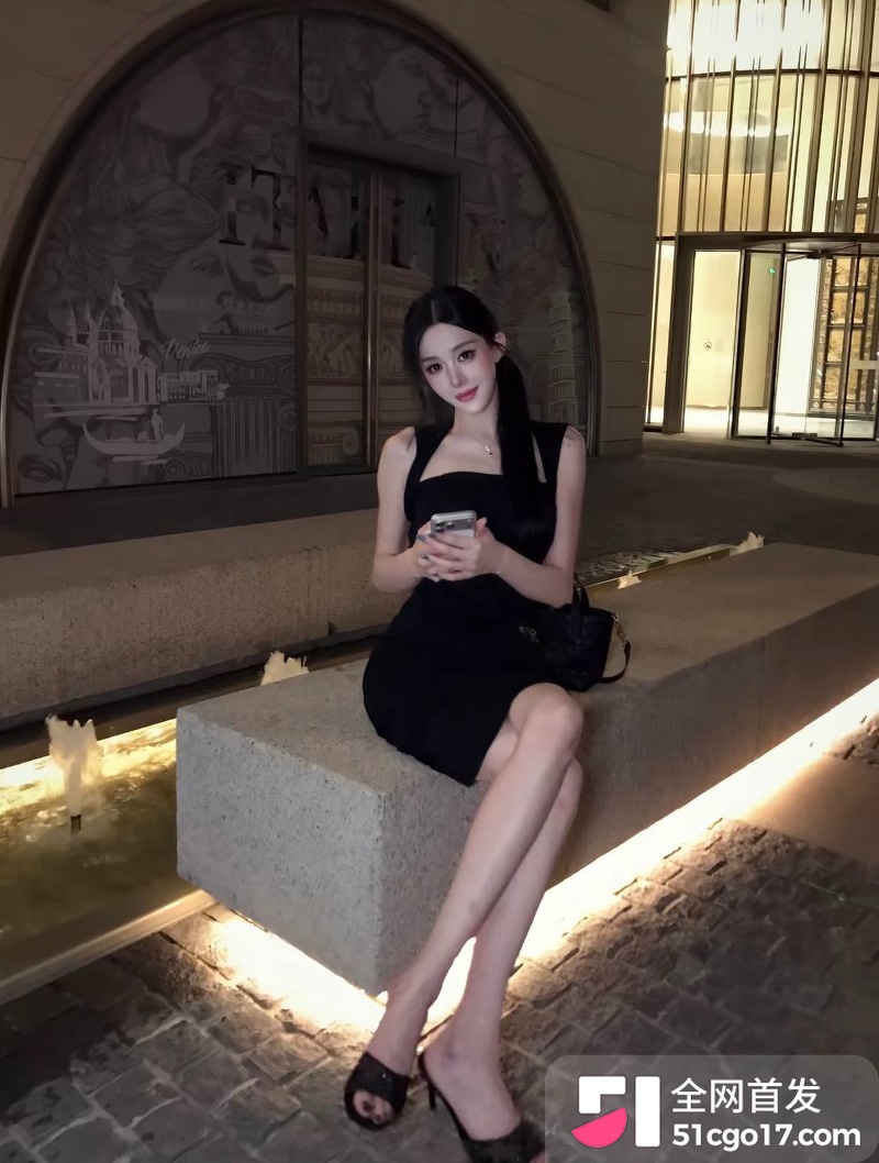 500万粉情侣博主Alex和一雯白订婚后闪分 9