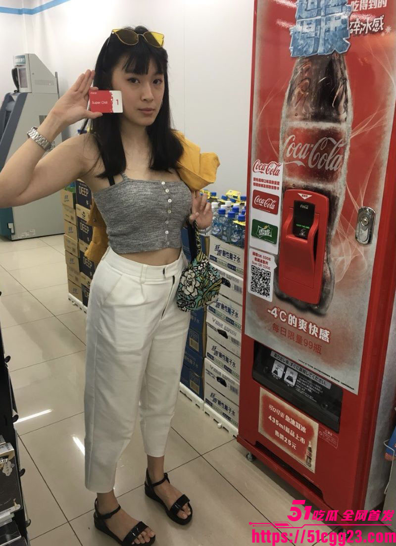 网友独家曝光兄弟女友无套露脸做爱视频 1