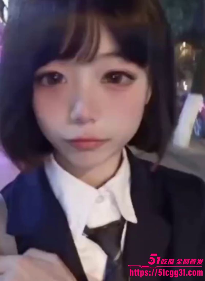 极品高颜值反差婊高雅雯付费私拍曝光 1