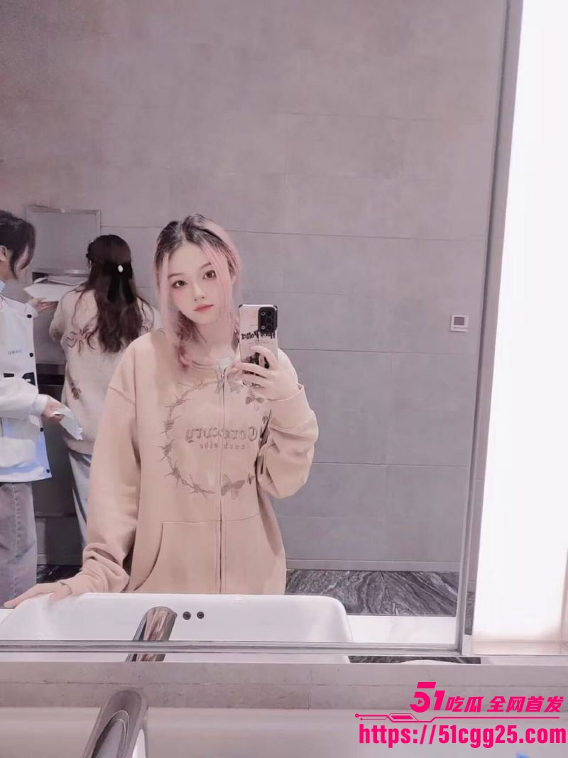 福建精神小妹唐悠被金主包养视频流出 1
