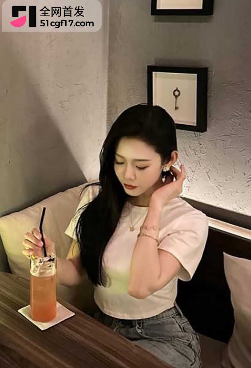 极品高颜值蜜桃臀演员李凯诗不雅视频流出6拷贝 极品高颜值蜜桃臀演员李凯诗不雅视频流出6拷贝