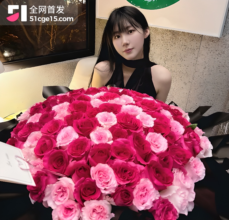 美艳御姐网红 LenLen 惨遭前男友泄密私拍4