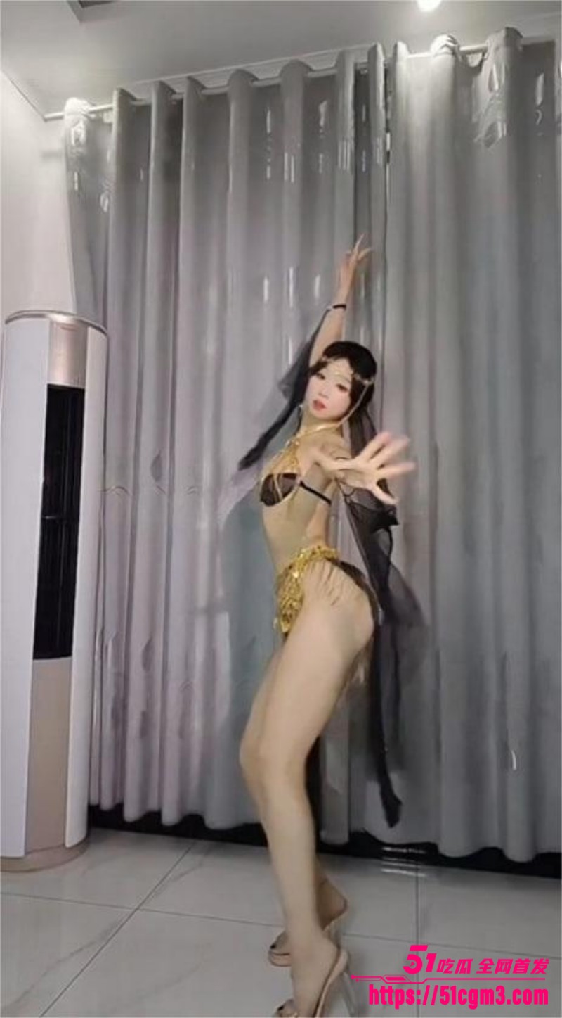推特美女大学生 月月 定制裸舞私拍 1