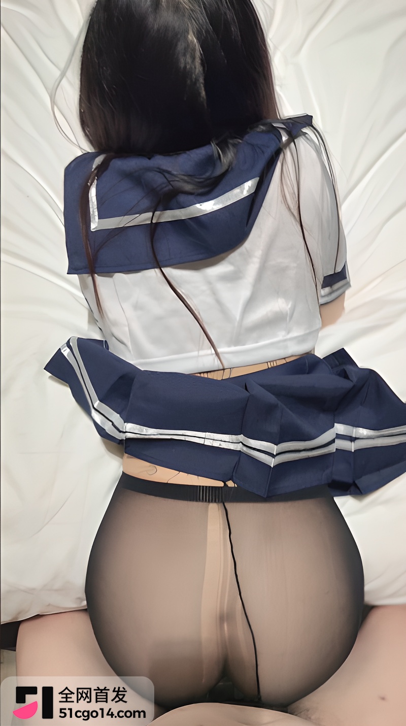 51原创乱伦姐弟情 激战JK黑丝学生妹2
