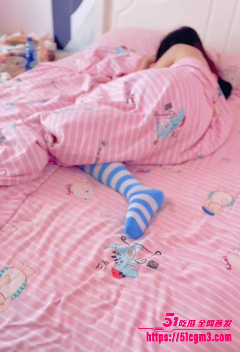 海角乱伦之父女乱伦视频流出 1 拷贝