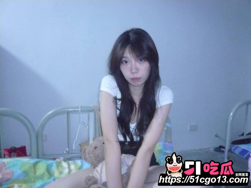 广东反差婊苏露月不雅视频01