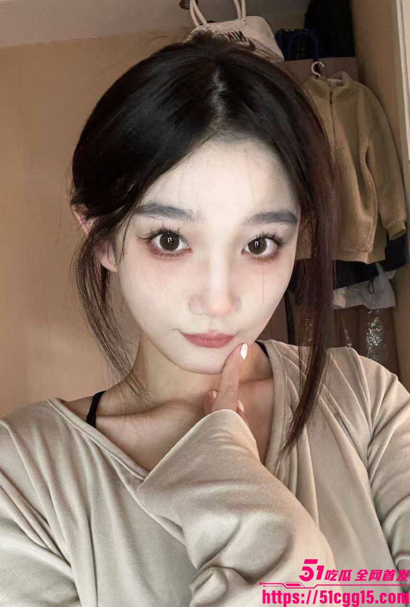 青岛高颜值小美女刘琦塌房 1