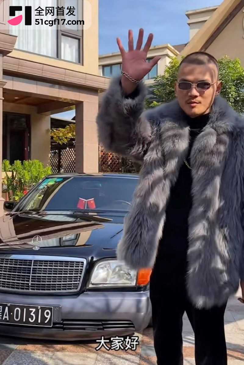 抖音百万网红成都虎王出轨被前妻直播怒撕 8