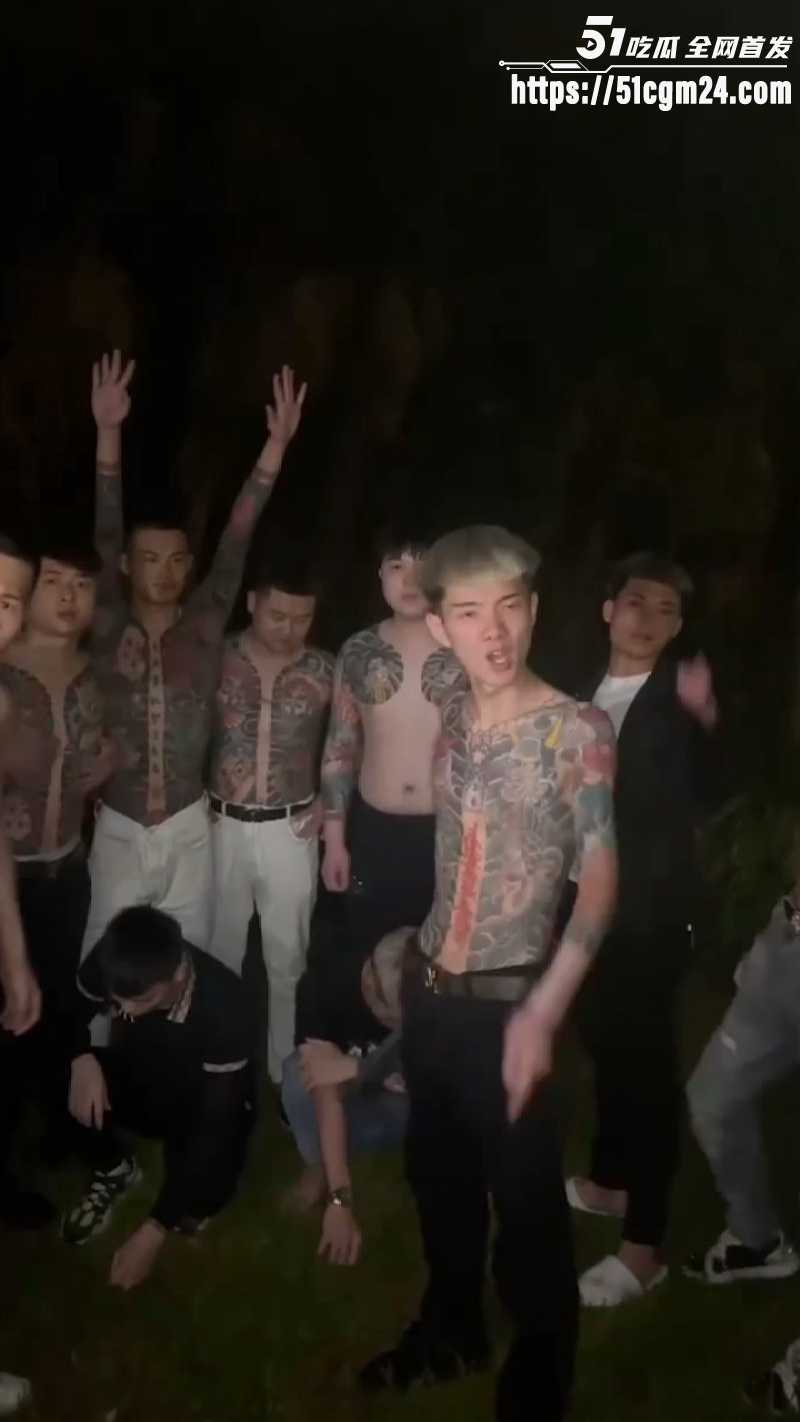 精神小伙被真实打脸2