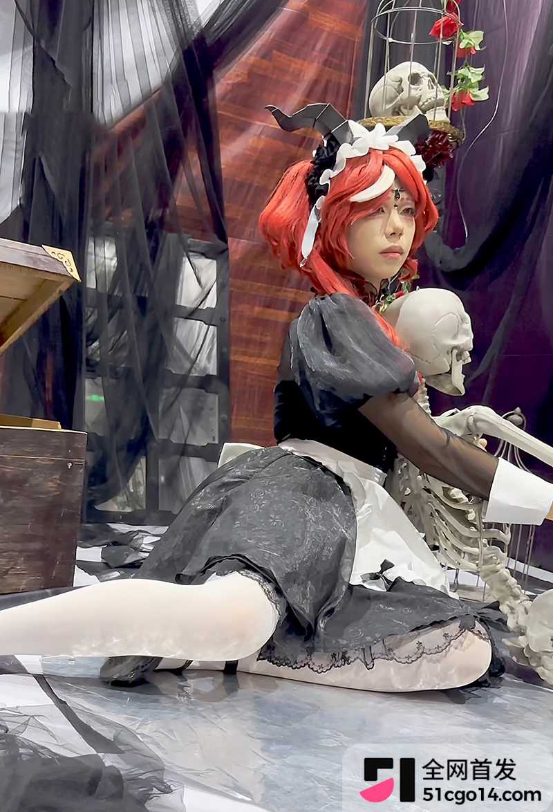 学生妹COSER第五人格大祭司裙底被偷拍 2 拷贝