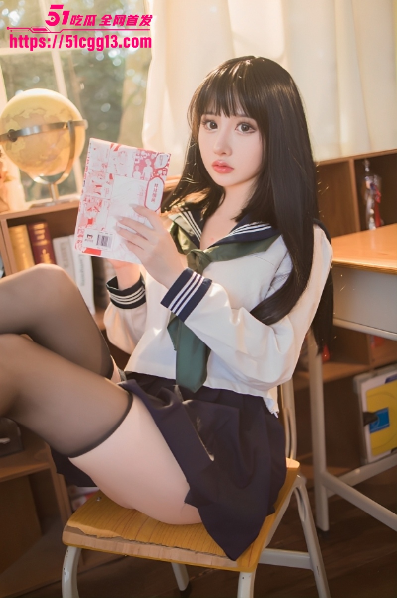 清纯学妹cos教室手指自慰1