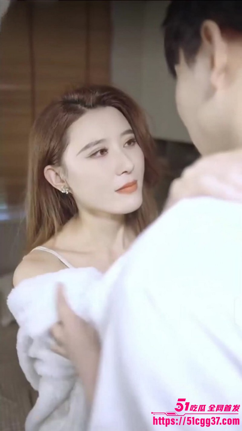 擦边短剧我的绝色女总裁712集魔改 1