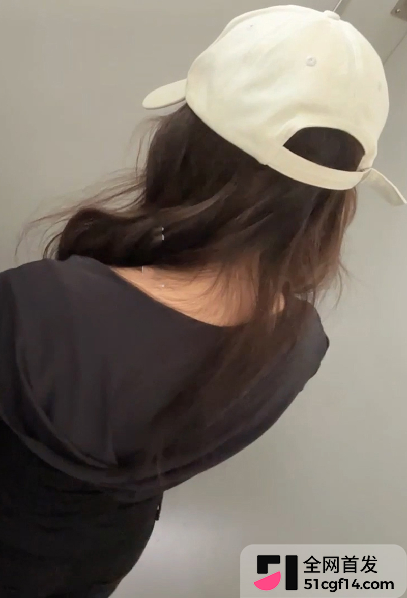 女厕近距离偷拍 1 拷贝