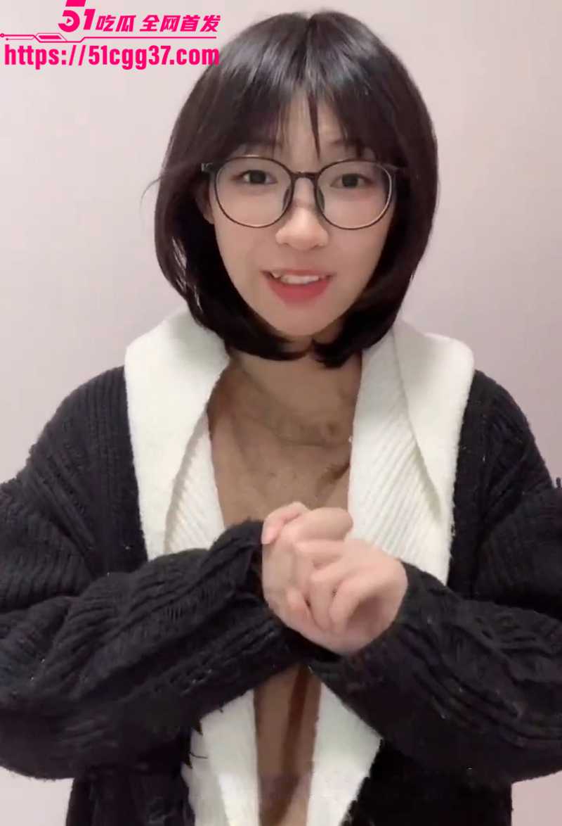超美反差穿衣测评Gulili谷鲤里全裸测评合集流程1拷贝