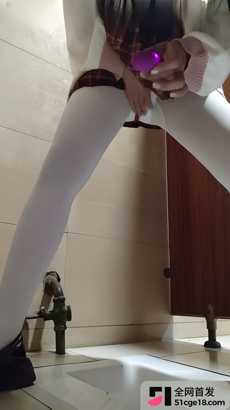 双马尾萝莉 栗栗子 JK制服塞跳蛋上街 5