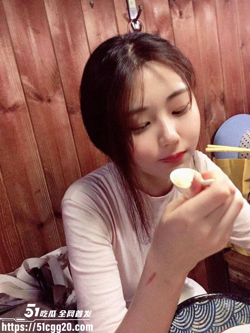 清纯学生妹林怡欢性爱视频流出 1