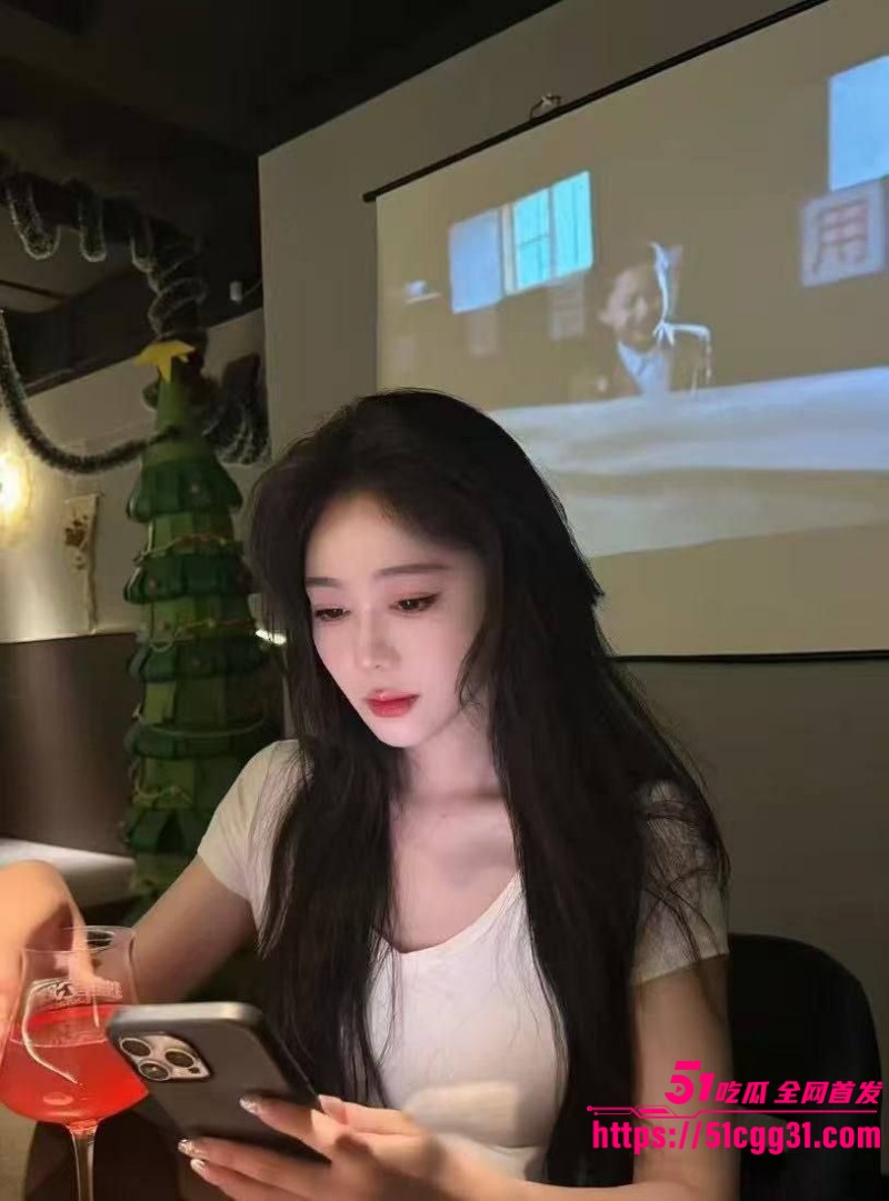 上海兼职模特 李欣  性爱私拍流出 高挑美女私下竟是性瘾狂魔 美乳粉穴任由炮友玩弄爆操 3
