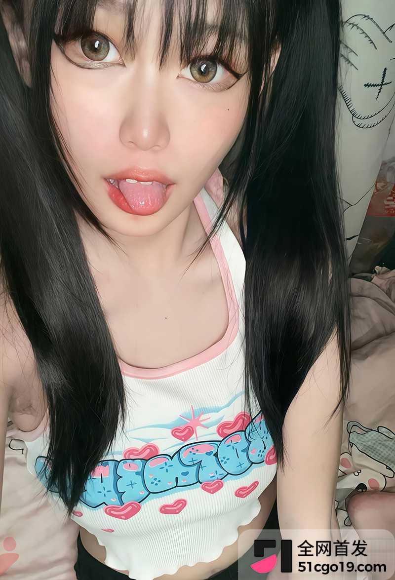 淫荡母狗寝室私拍泄密 1 拷贝