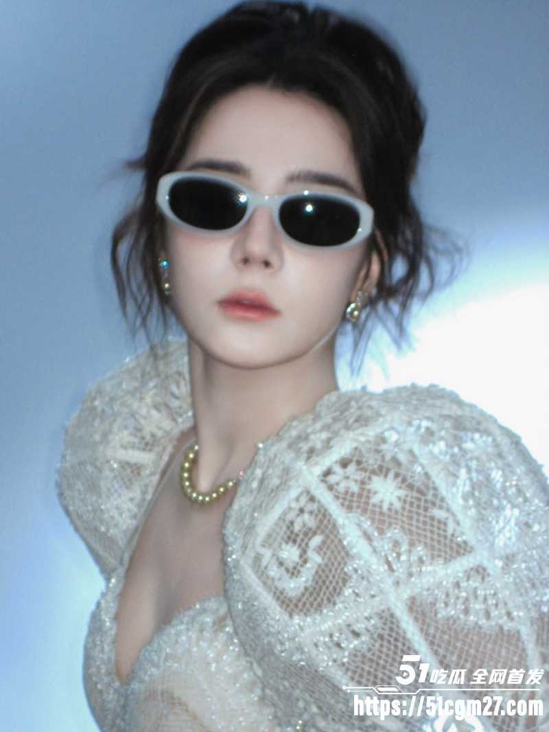 当红流量女神迪丽热巴 4