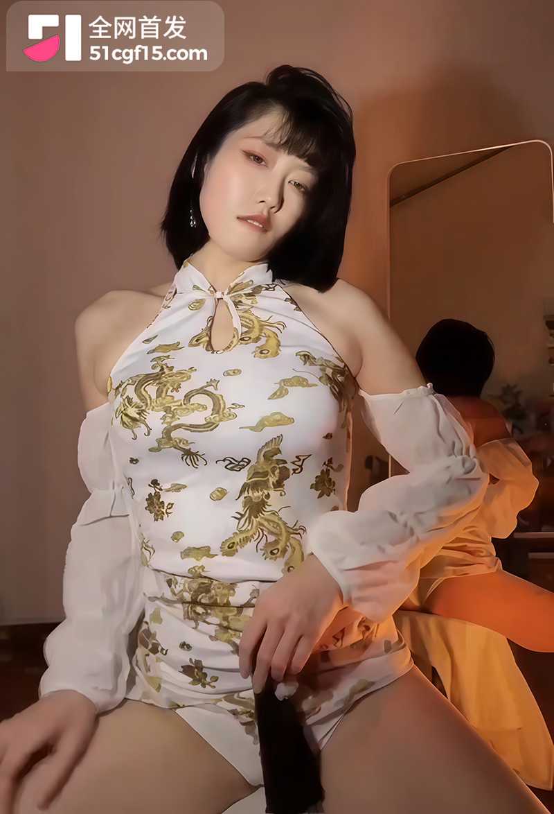 舞蹈老师紫月很会跳定制扭胯热舞漏点合集2拷贝