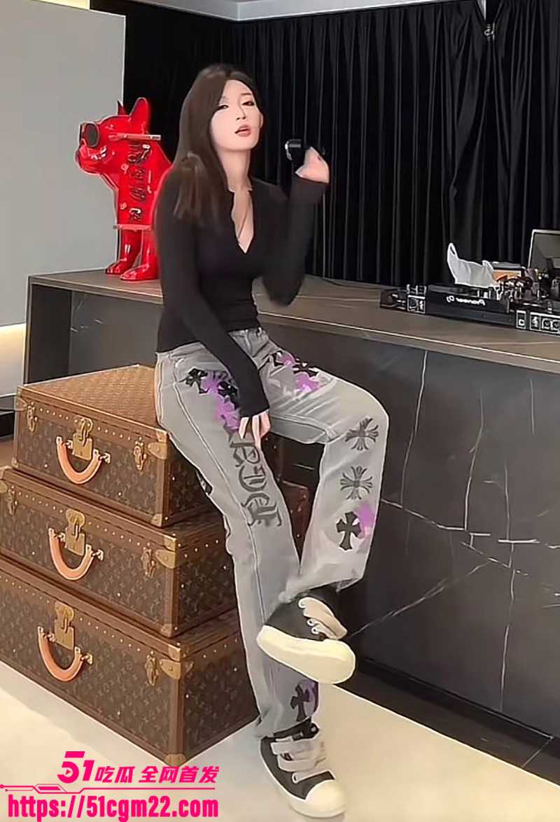 千万粉丝大网红 小伊伊出轨被曝光 11 拷贝