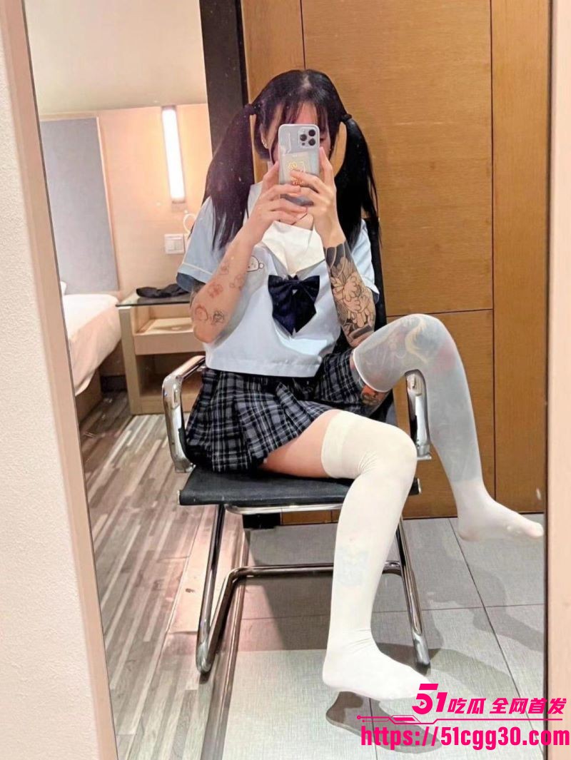 推特03年JK美女小嫣不吃葱自拍视频流出 1