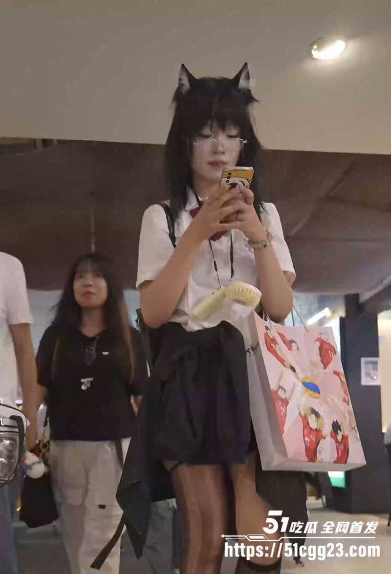 极品制服JK黑丝袜眼镜妹美女小姐姐露出视频流出1拷贝