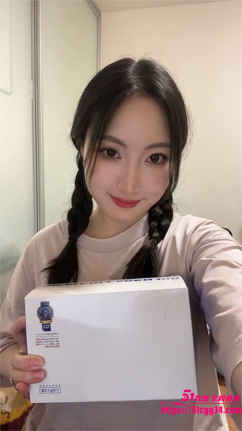 韩国高颜值情侣性爱自拍 丰满尤物遭男友各种玩弄调教 身穿开裆黑丝口交后入刺激感爆棚 7