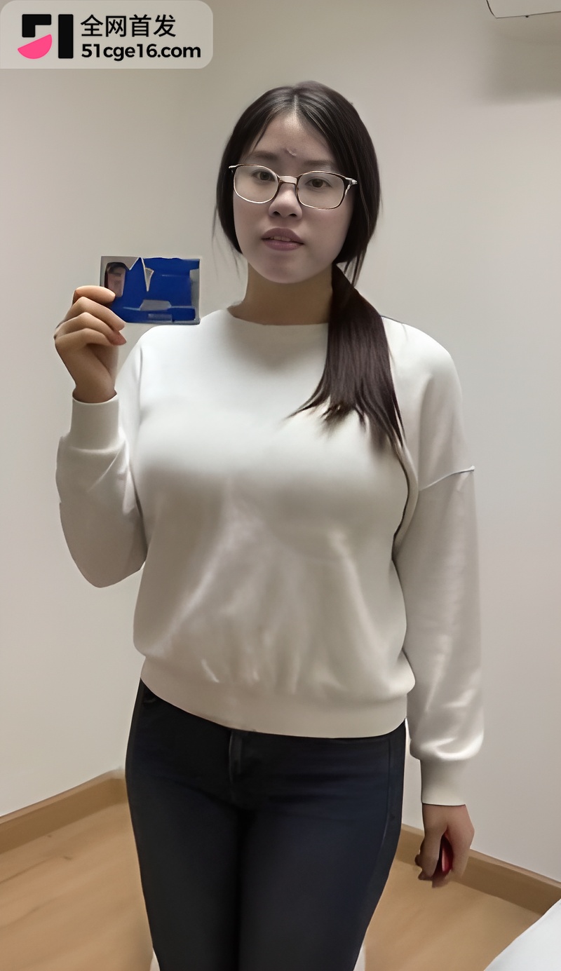 巨乳眼镜妹 裸贷逾期 1