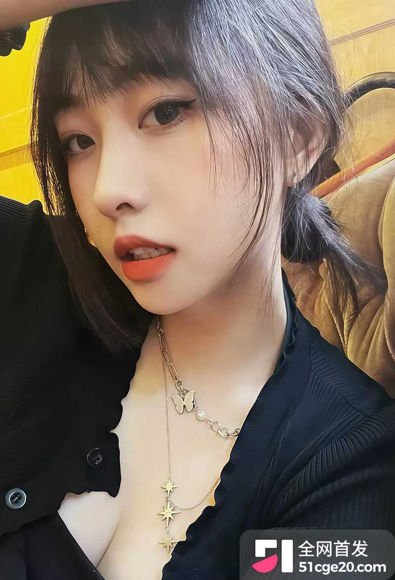 极品高颜值反差婊李晓约炮视频流出4拷贝