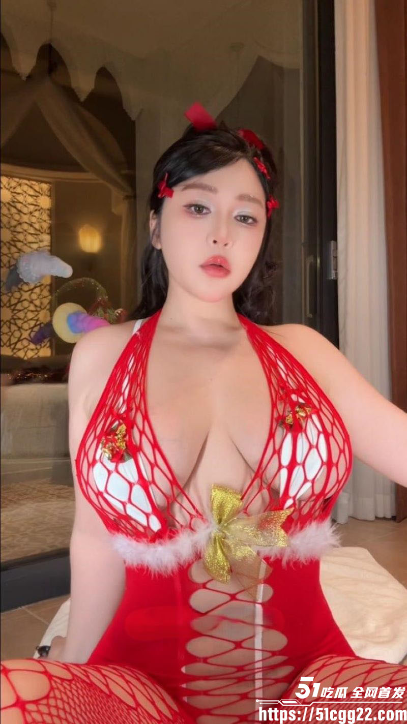 微博福利姬瑶瑶摇摇摇付费圣诞炮机插逼福利 1