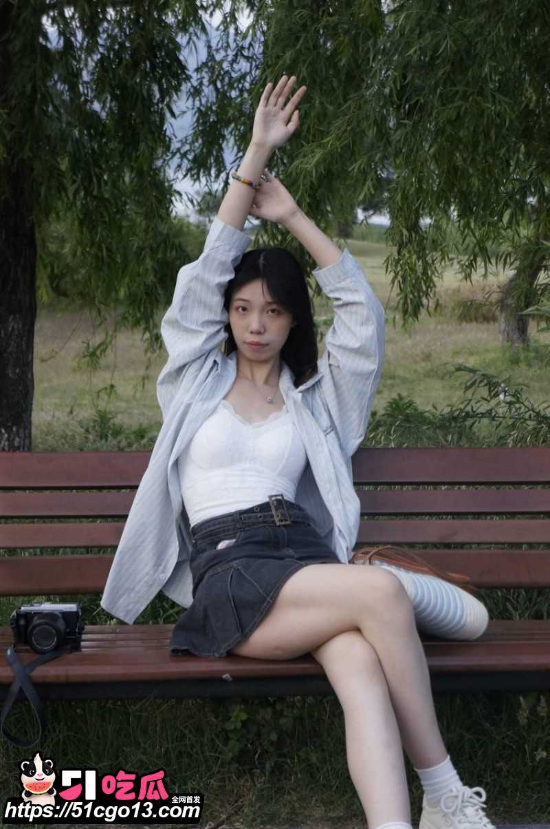 广东反差婊苏露月不雅视频02