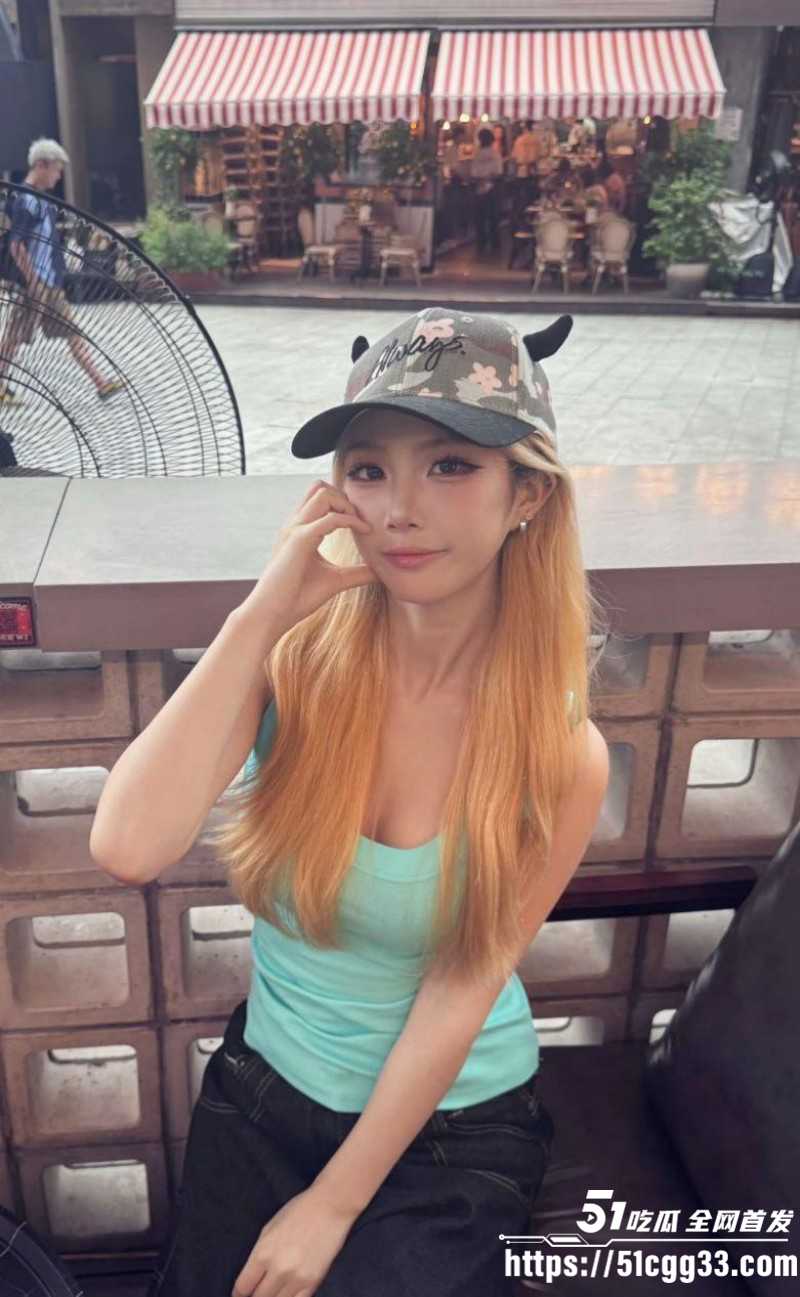 陕西西安坐台妹张嘉译出轨被男友曝光01