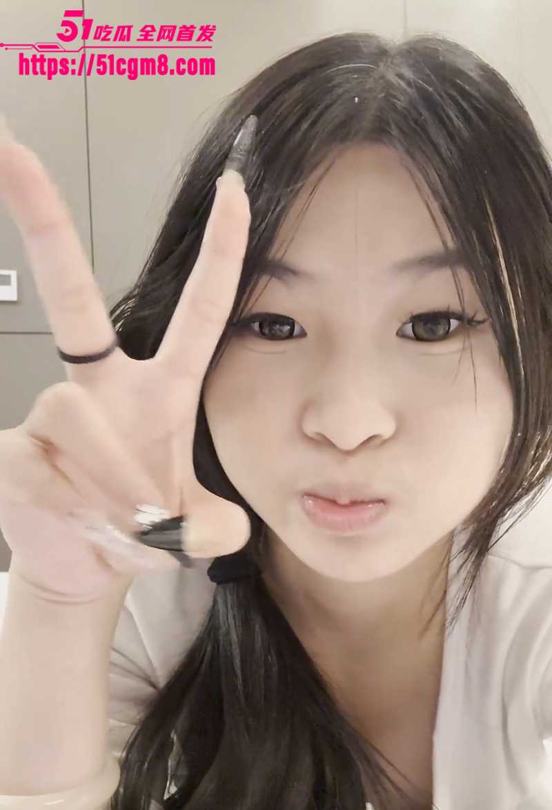 大一清纯学妹不雅视频流出 1 拷贝