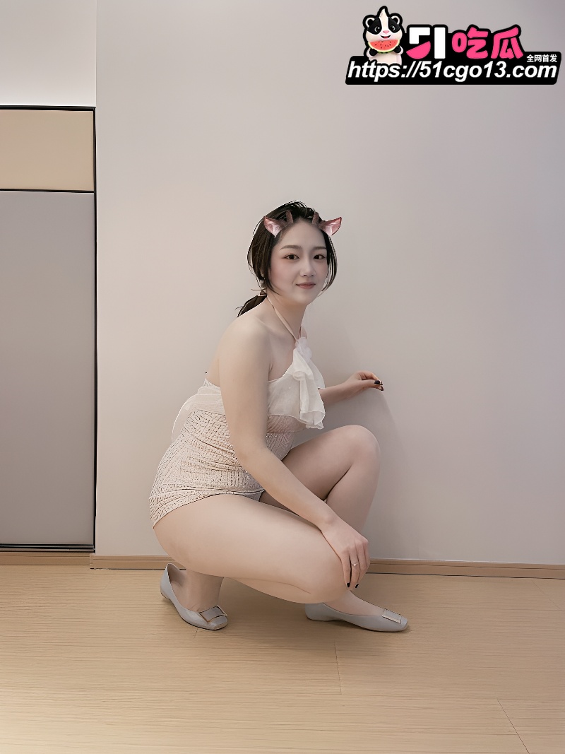 人妻小母狗穿着婚纱被内射 2